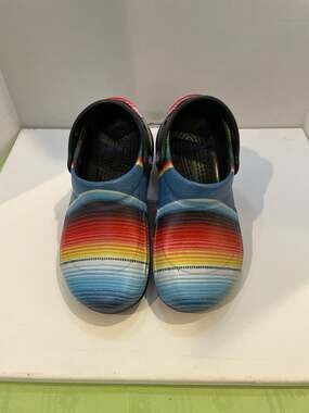 Crocs Bistro Graphic Clog Multi-Stripe Blanket Pattern. Womens or Men’s